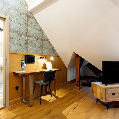1782 - Contactless Self Check-in Guest house